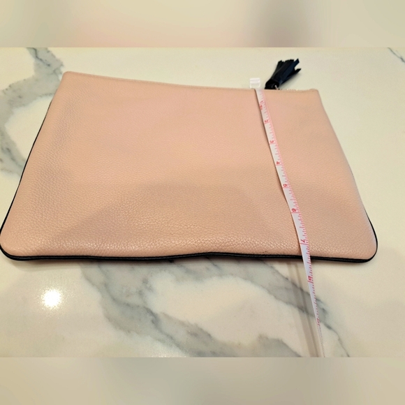 Kate Spade Leather Clutch Black Tassel On ZIPPER Multi Purpose Case - Picture 4 of 8